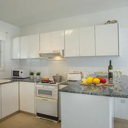 فيلة Napa Beachfront أيا نابا